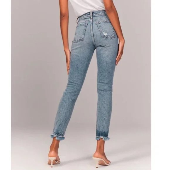 Abercrombie & Fitch "The Mom" High Rise Ripped Destroyed Jeans Size 26 / 2R - Picture 3 of 9